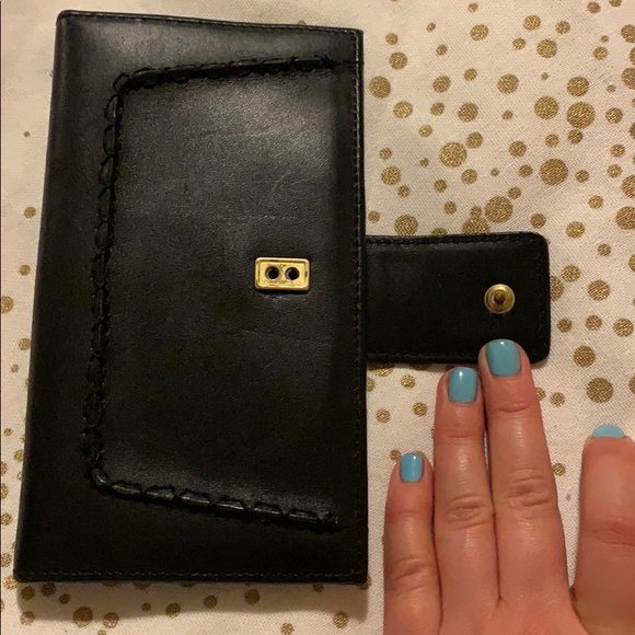 Liz Claiborne leather bifold wallet - Picture 4 of 5